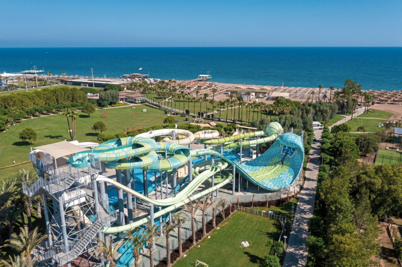 Lara Barut Collection