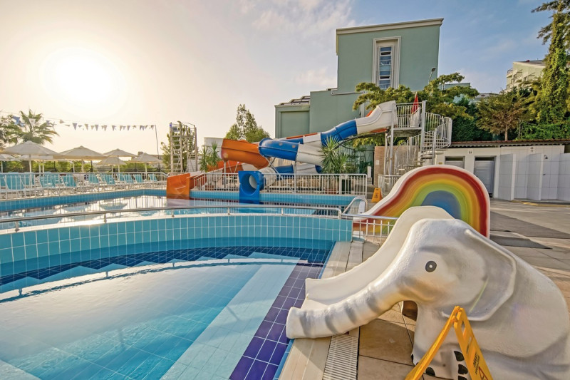 Side Aluna Hotel ●●●●○