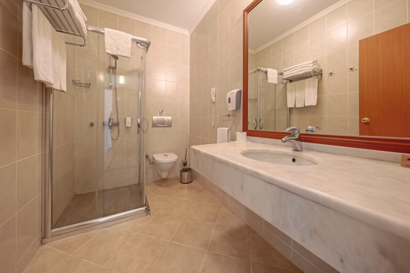 Beispiel Bad Gro&szlig;es Doppelzimmer Club Etagenbett