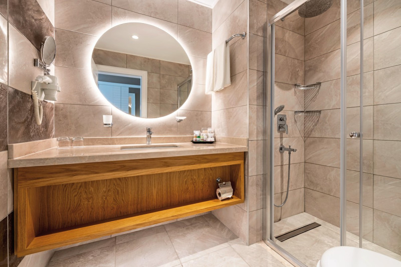 Beispiel Bad Familienzimmer mit Verbindungst&uuml;r