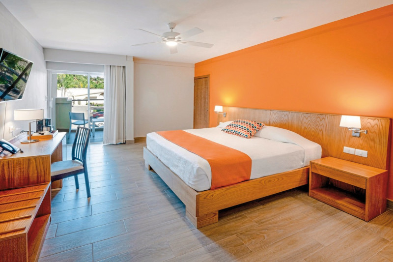 Coral Costa Caribe Beach Resort ●●●○