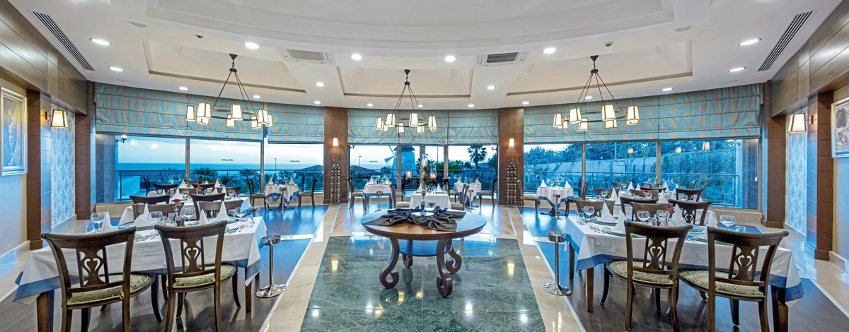 Alba Royal Hotel ●●●●●