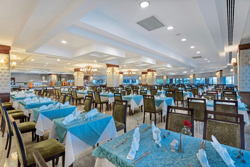 Alba Royal Hotel ●●●●●
