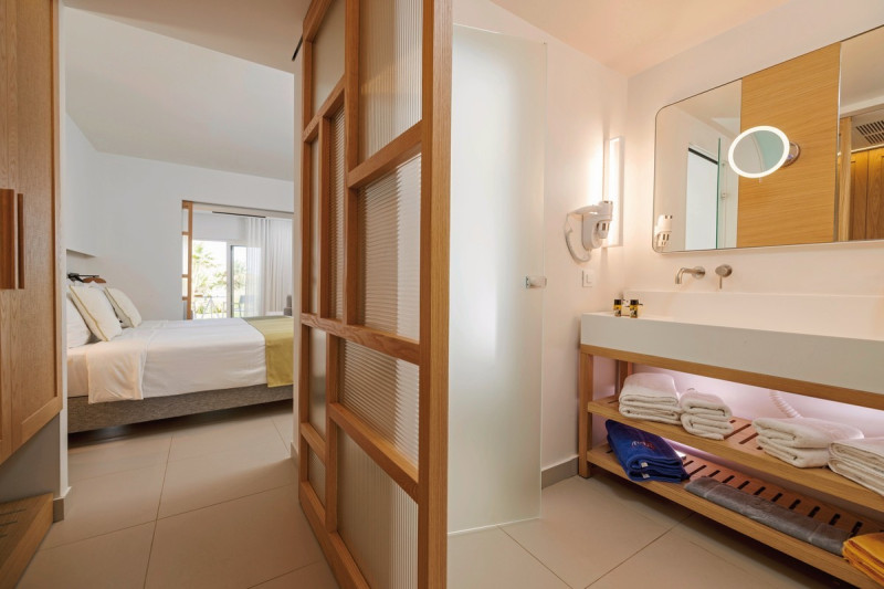 Anissa Beach ●●●●