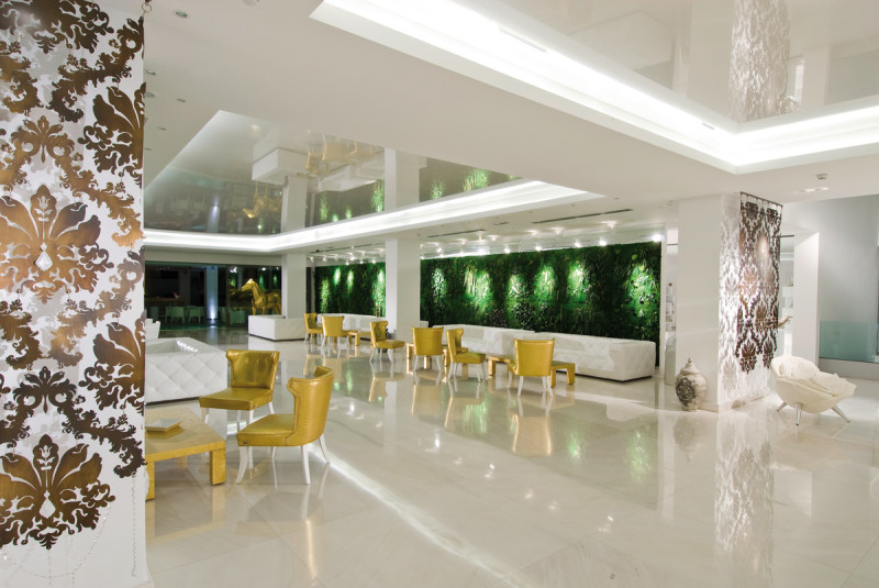 Diamond Deluxe Hotel & Spa