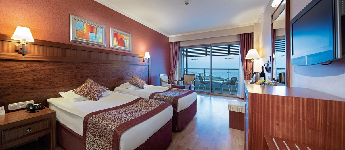 Alba Royal Hotel ●●●●●
