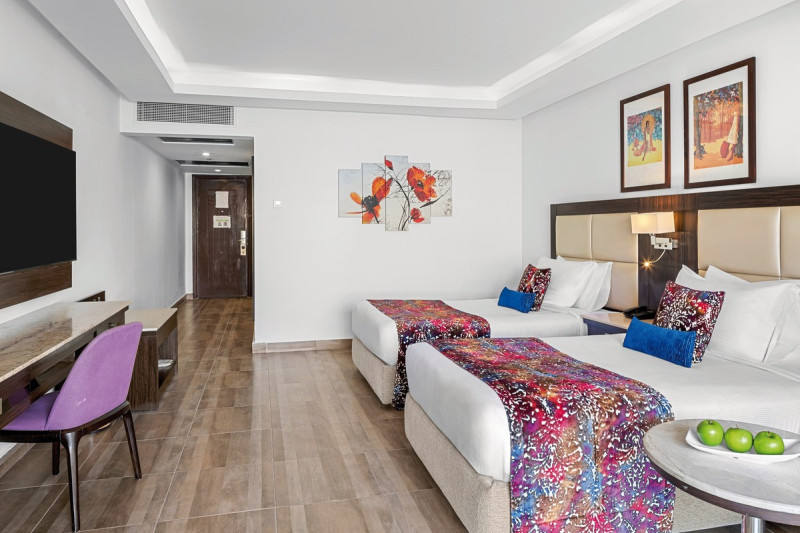 Wohnbeispiel Doppelzimmer Deluxe Poolblick