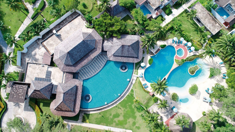 Apsara Beachfront Resort & Villa