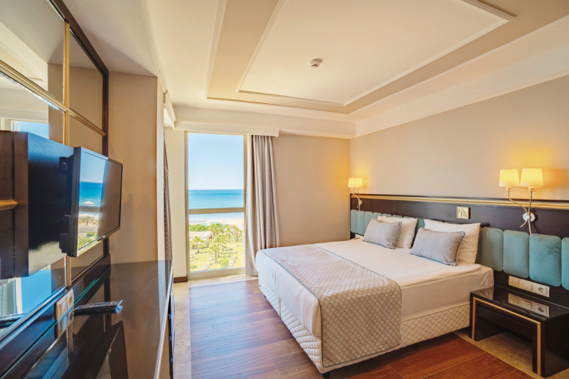 Royal Atlantis Beach