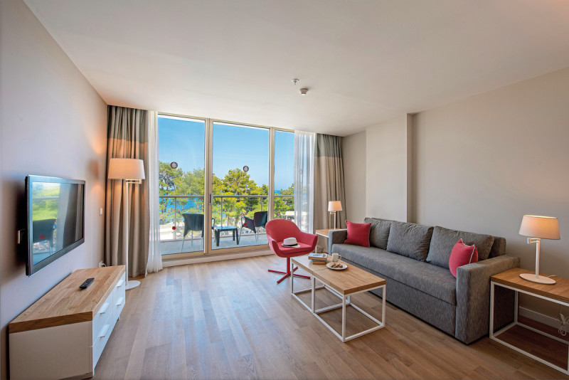 Wohnbeispiel Suite Deluxe mit Jacuzzi