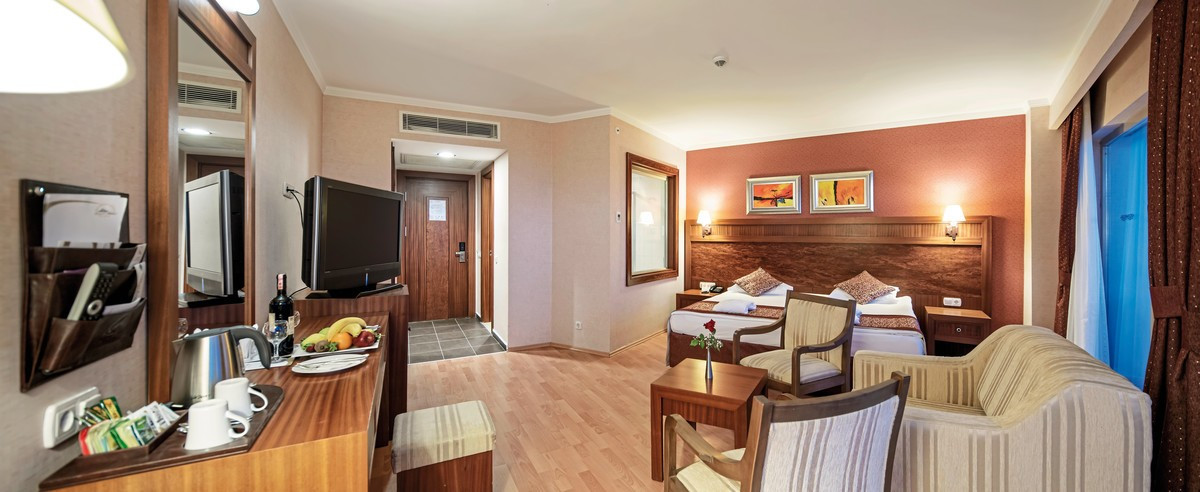 Alba Royal Hotel ●●●●●