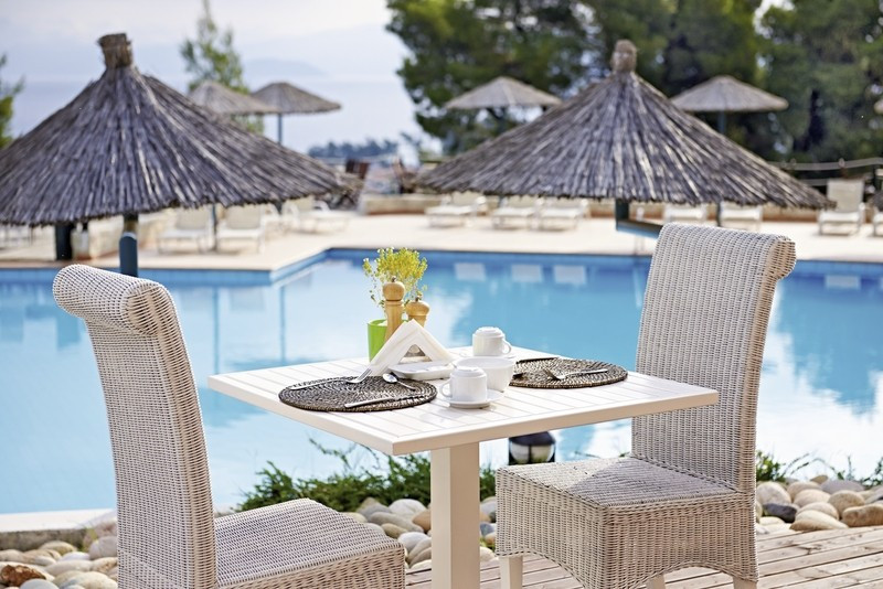 Alia Palace ●●●●○