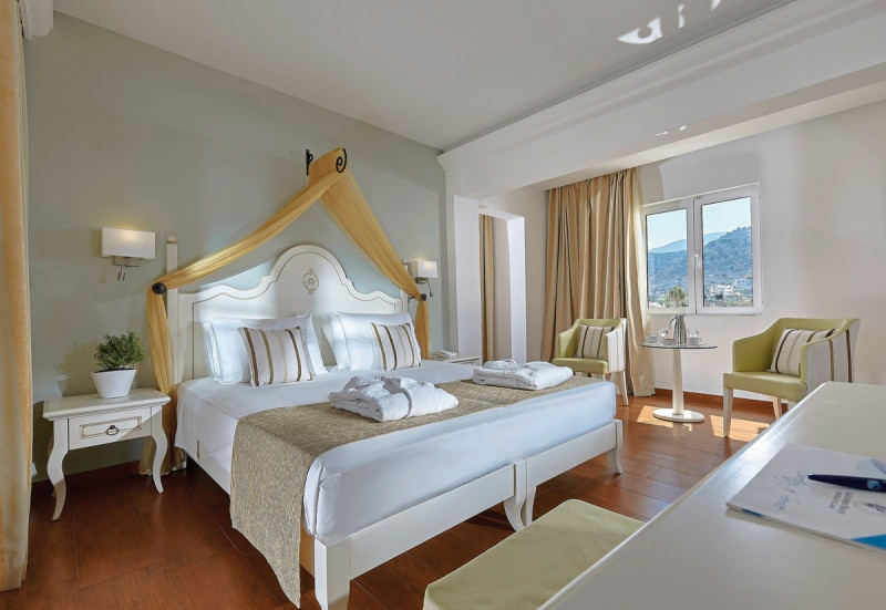 Alexander Beach Hotel & Village Resort