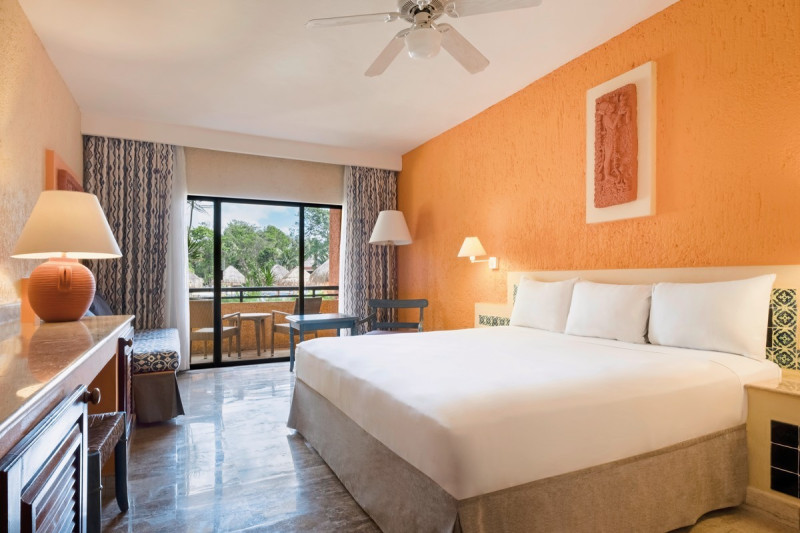 Iberostar Waves TucÃ¡n ●●●●○
