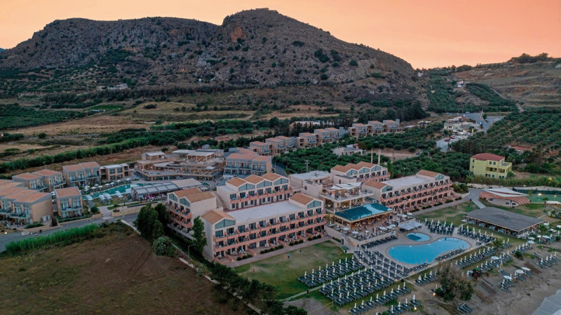 Kiani Beach Resort ●●●●●