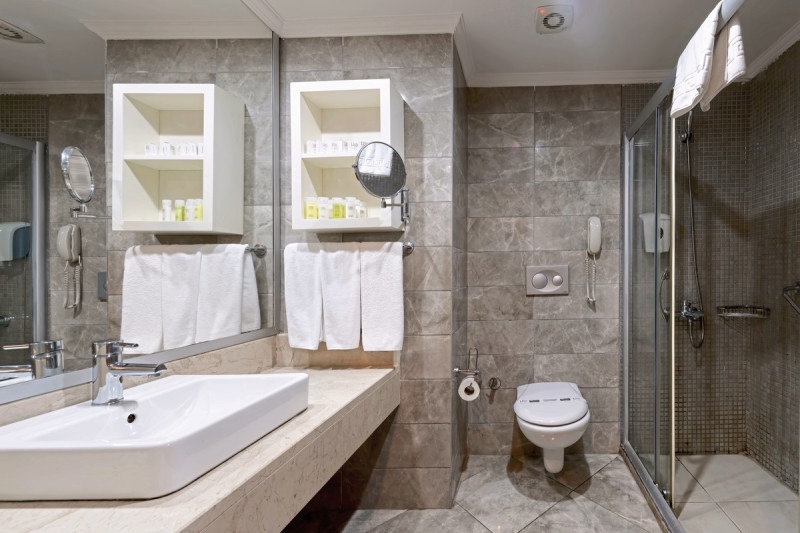 LRS Lake & River Side Hotel & Spa