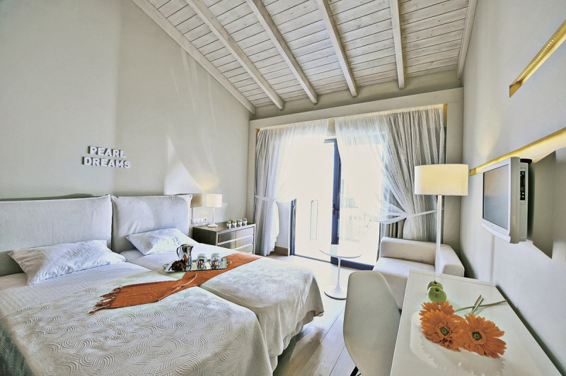 Aegean Pearl ●●●●●