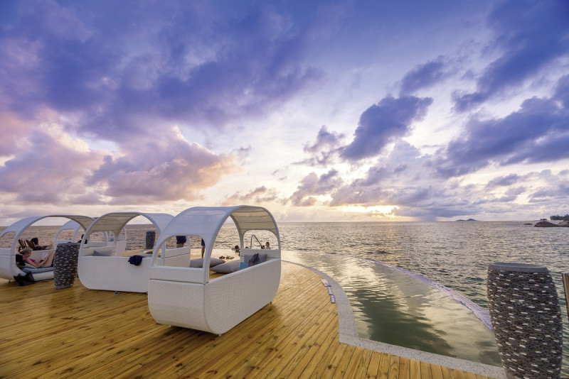 Coco de Mer & Black Parrot Suites