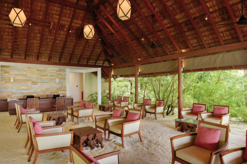 Summer Island Maldives ●●●●