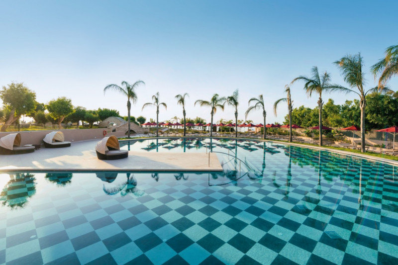 Esperos Palace ●●●●○