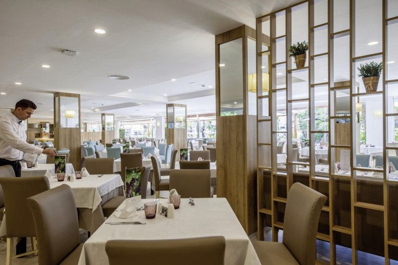 Zafiro Palmanova ●●●●○