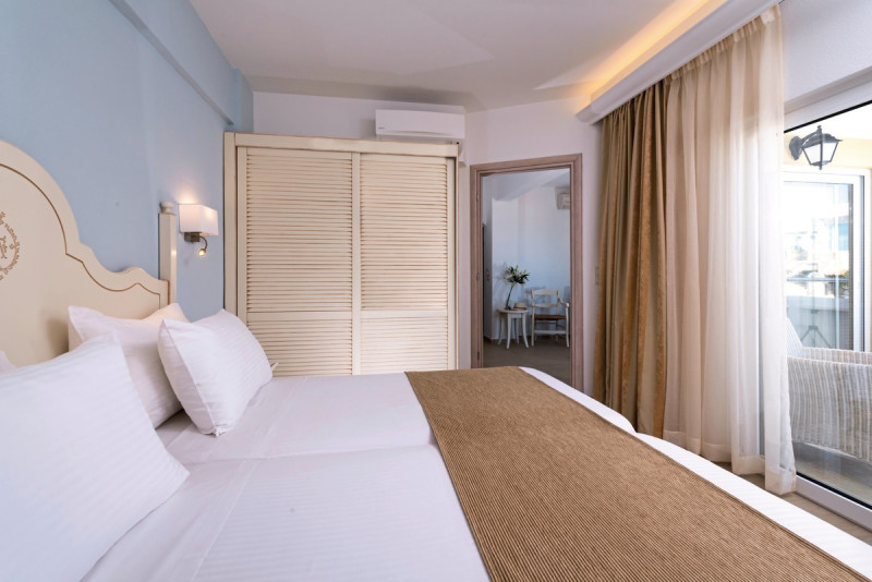 Alexander Beach Hotel & Village Resort