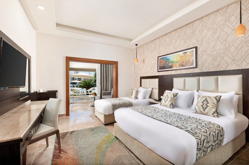 Wohnbeispiel Familienzimmer Poolblick