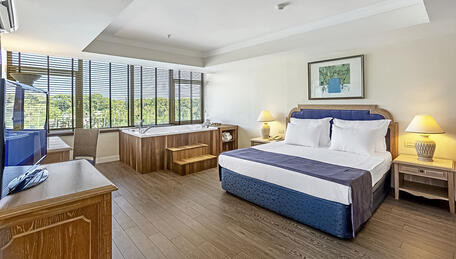 Wohnbeispiel Suite Komfort King Poolblick