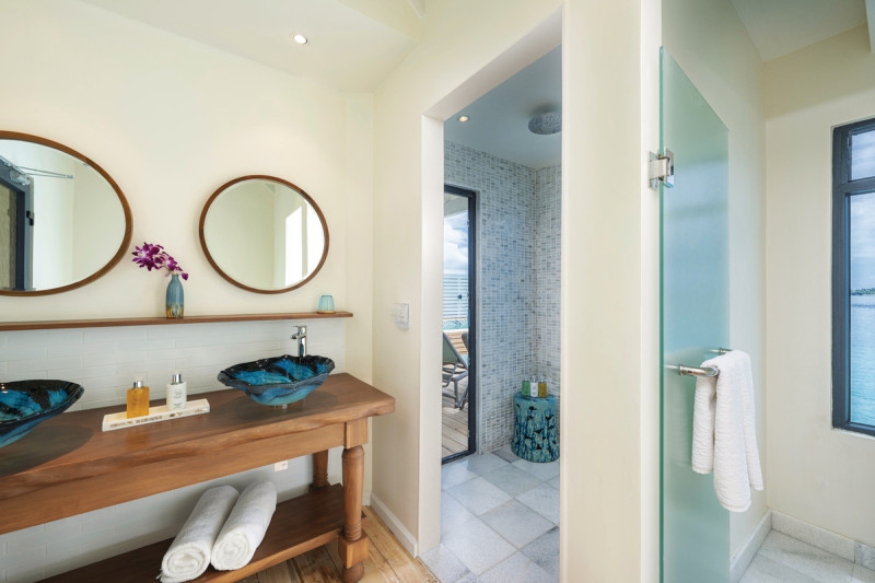 Beispiel Bad Water Villa with Pool