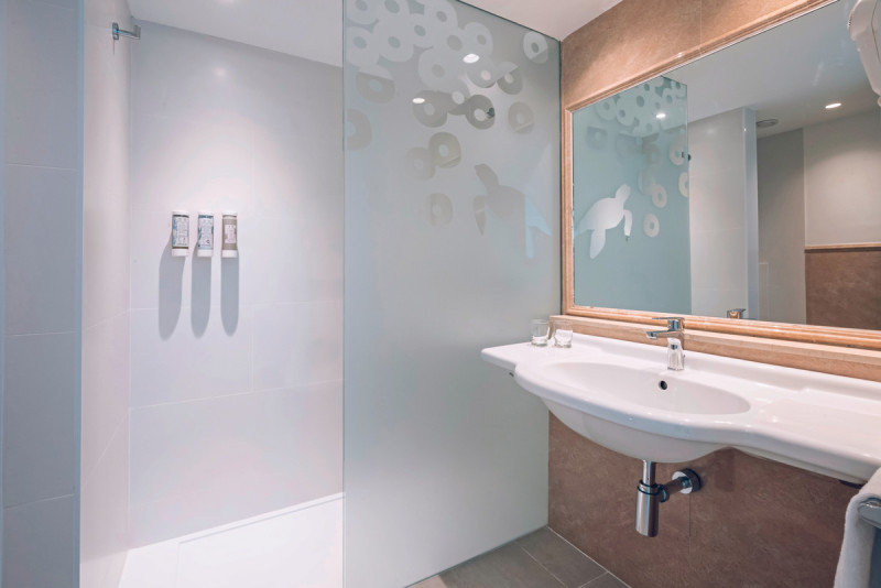 Wohnbeispiel Familienzimmer Verbindungst&uuml;r Meerblick