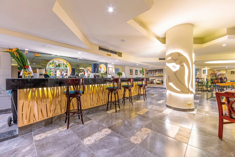 Flamenco Beach & Resort