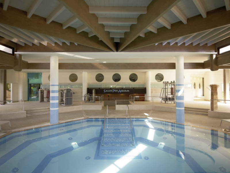 Esperos Palace ●●●●○