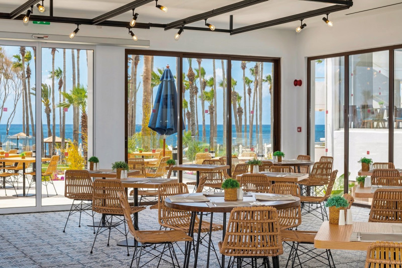 Leonardo Plaza Cypria Maris Beach Hotel & Spa