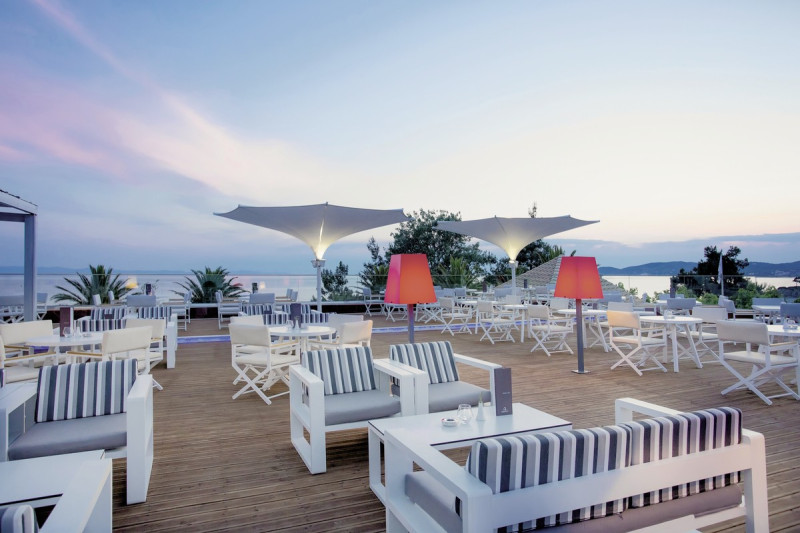 Alexandra Beach Spa Resort ●●●●○