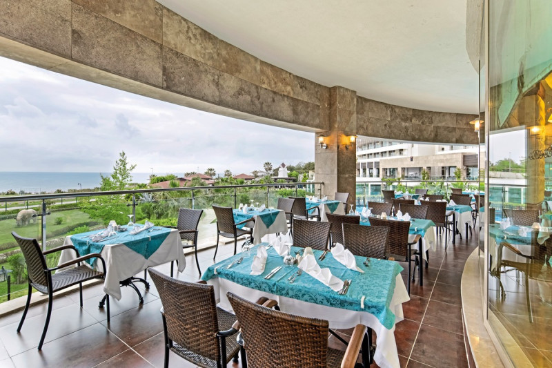 Alba Royal Hotel ●●●●●