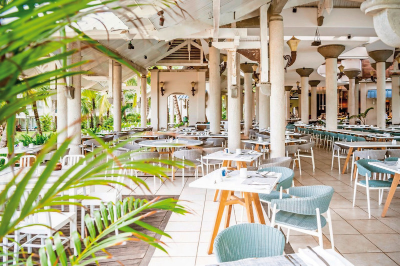 Victoria Beachcomber Resort & Spa