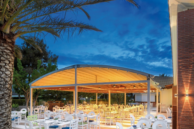 Alexandra Beach Spa Resort ●●●●○