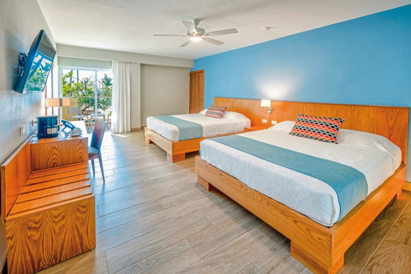 Coral Costa Caribe Beach Resort ●●●○