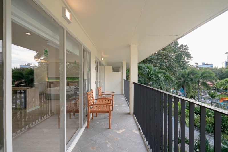 Wohnbeispiel Superior Pool View