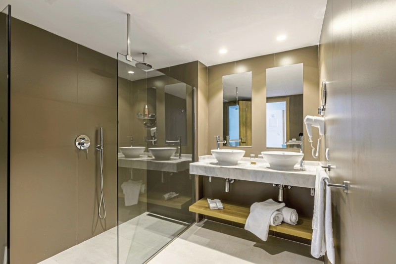 Zafiro Palmanova ●●●●○