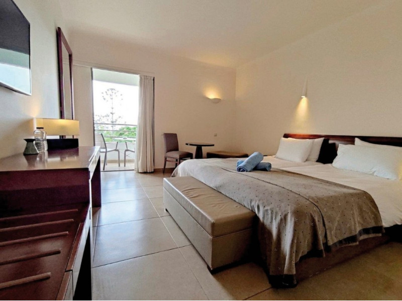 Apollonia Beach Resort & Spa ●●●●●