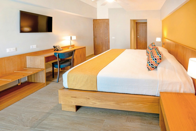 Coral Costa Caribe Beach Resort ●●●○