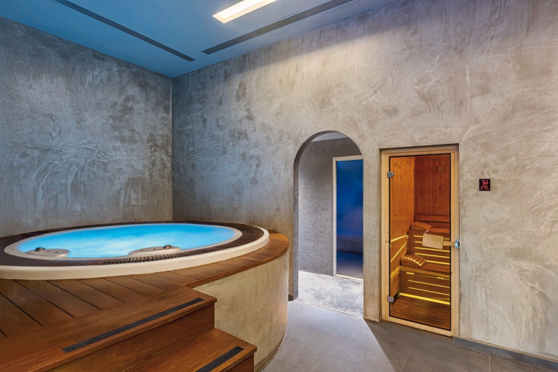 Alexandra Beach Resort & Spa