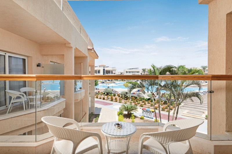 Wohnbeispiel Juniorsuite Poolblick