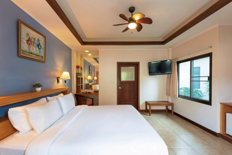 Pinnacle Grand Jomtien Resort & Beach Club ●●●○