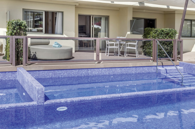 Zafiro Palmanova ●●●●○