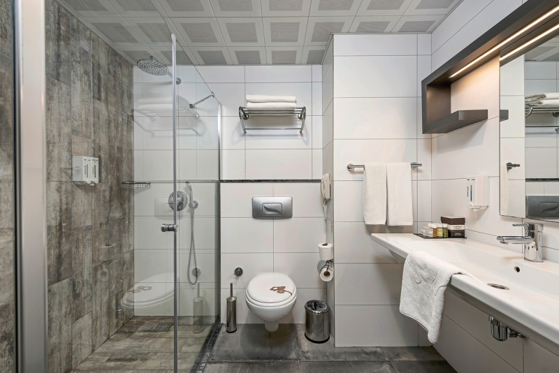 Beispiel Bad Juniorsuite mit Terrasse