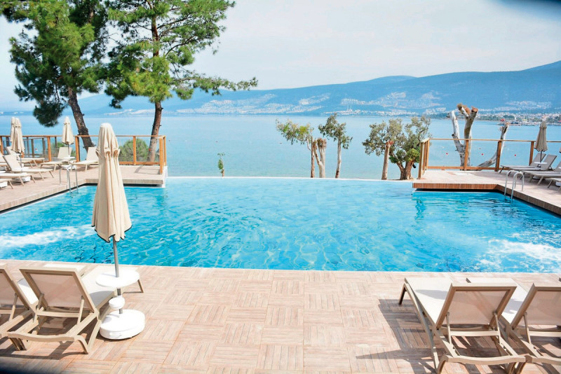 Long Beach Club Nature