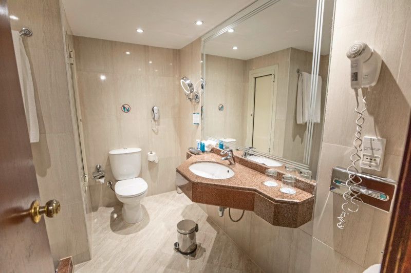 Beispiel Bad Doppelzimmer Standard Meerblick