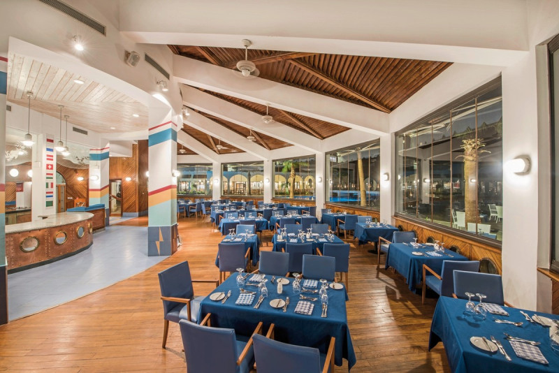 Reef Oasis Blue Bay Resort & Spa